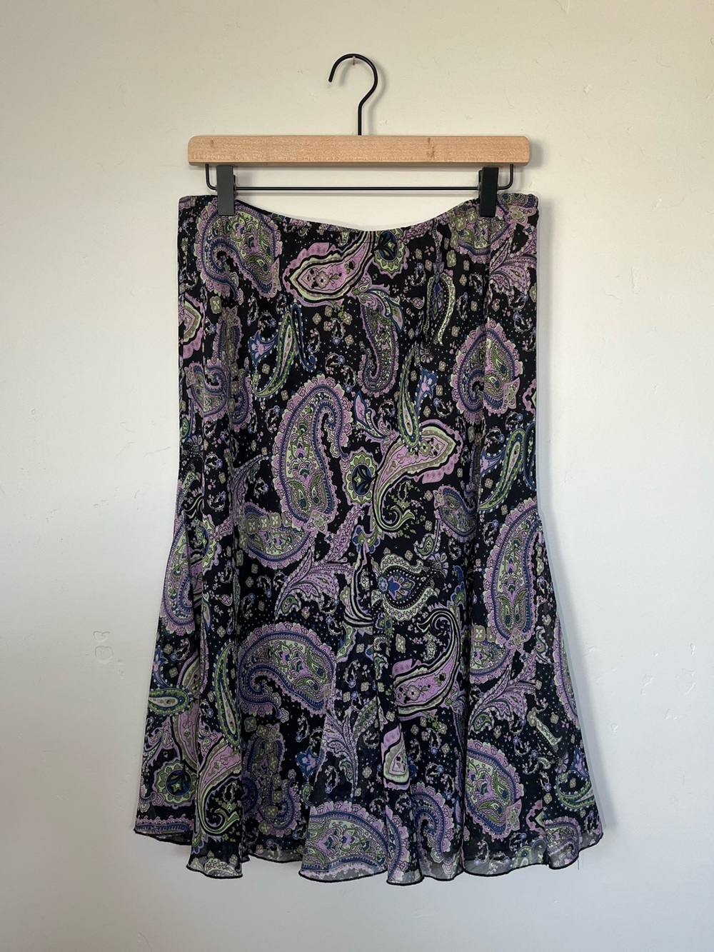 Briggs New York | Black & Purple Paisley Patterned Y2K Midi Skirt